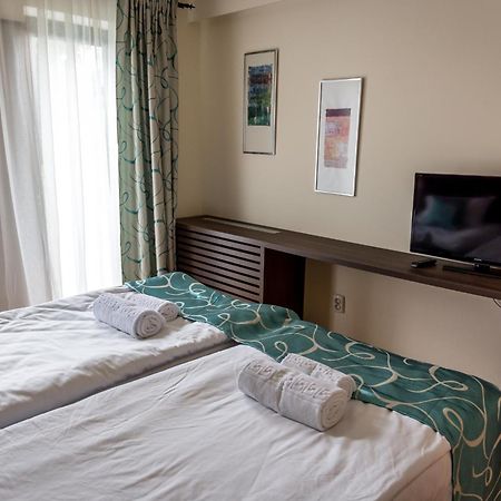 May Residence Dumbravita  Room photo